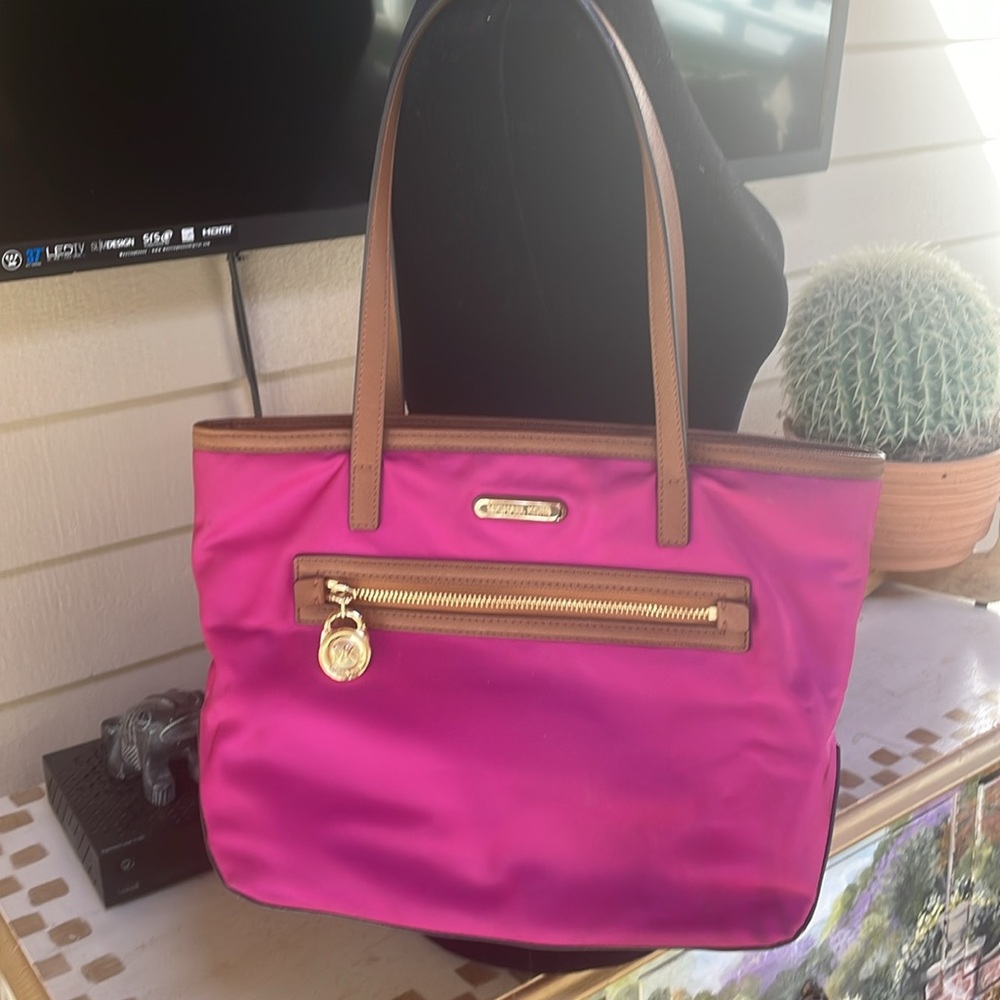Stylish Pink Tote Bag with Tan Handles